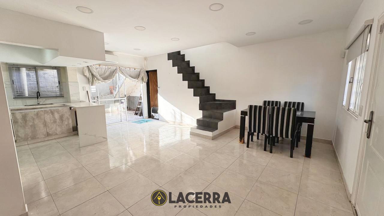 Casa de 3 ambientes en villa Ballester ALQUILER