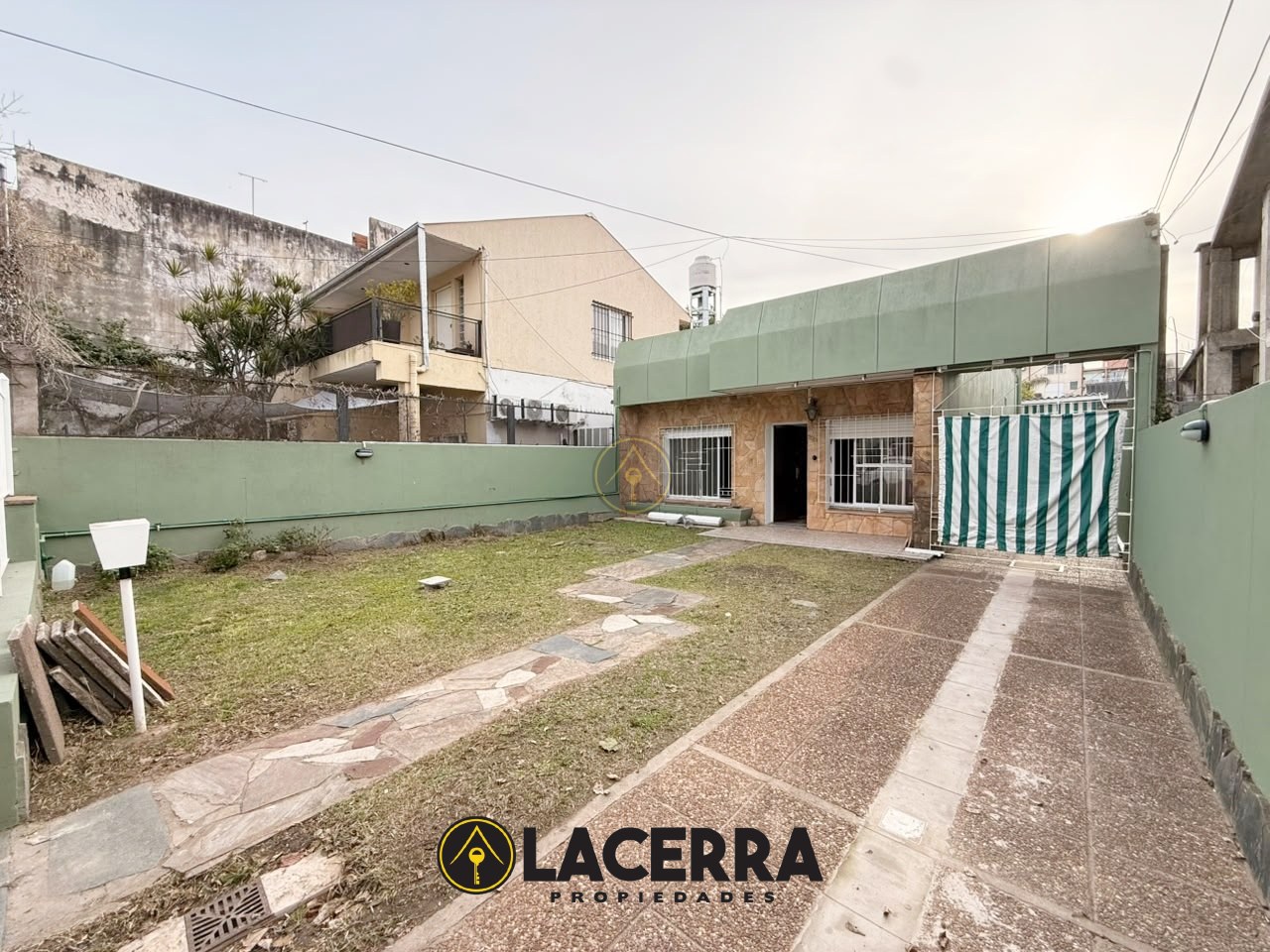 Casa 4 ambientes en alquiler en Villa Ballester