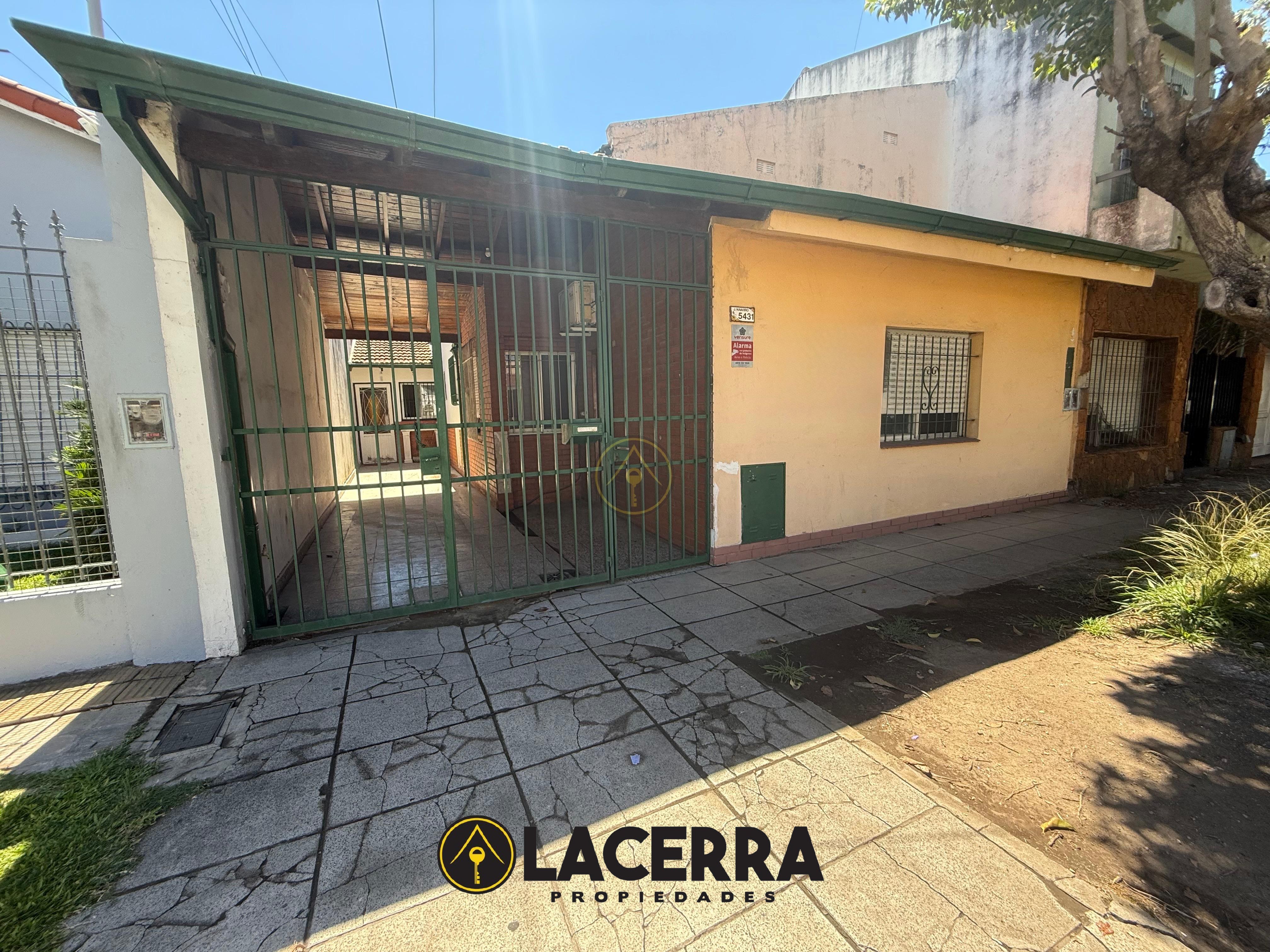 Casa 5 ambientes en venta con quincho y piscina APTO CREDITO