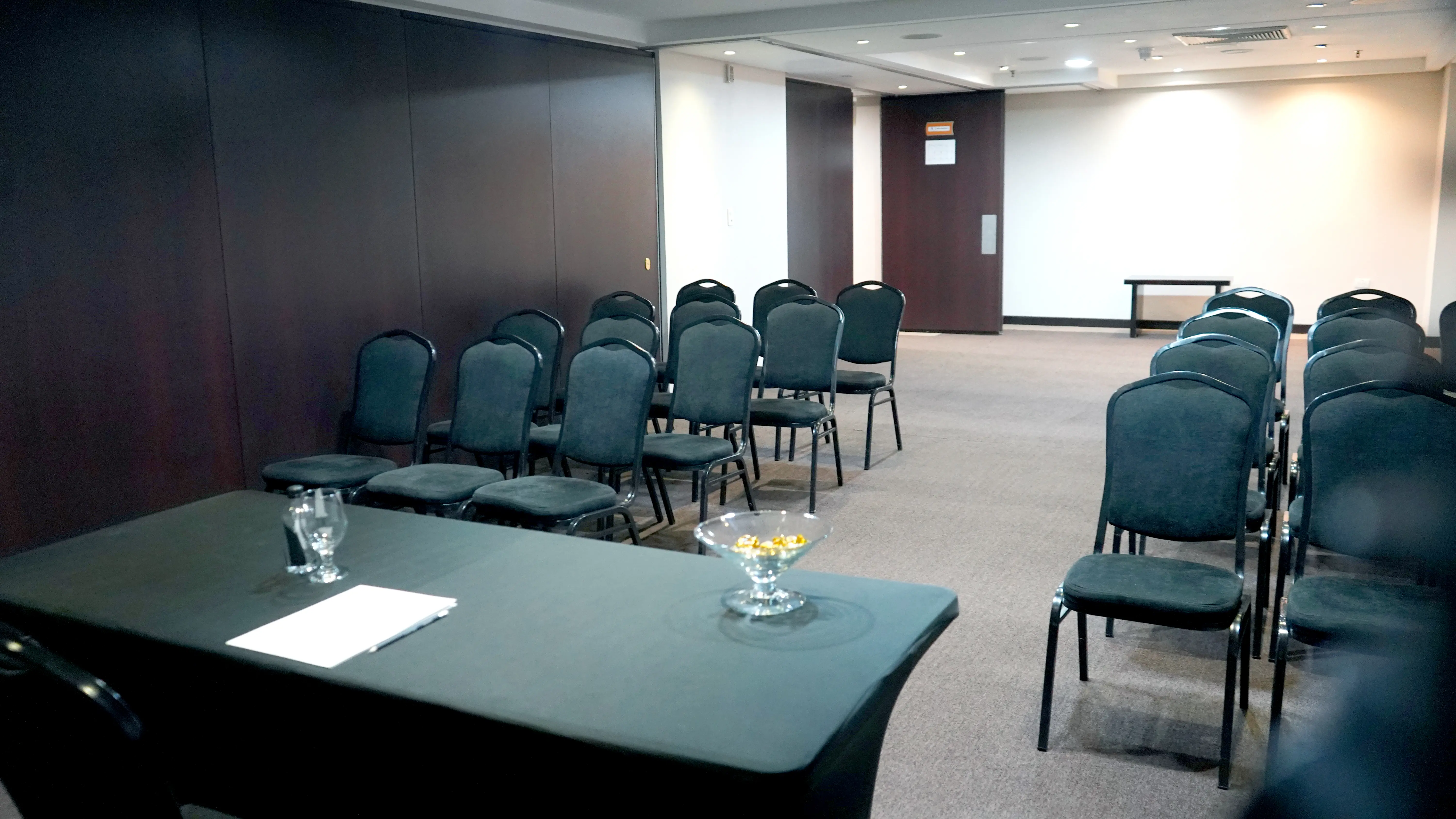 SALÓN MOHEDANO