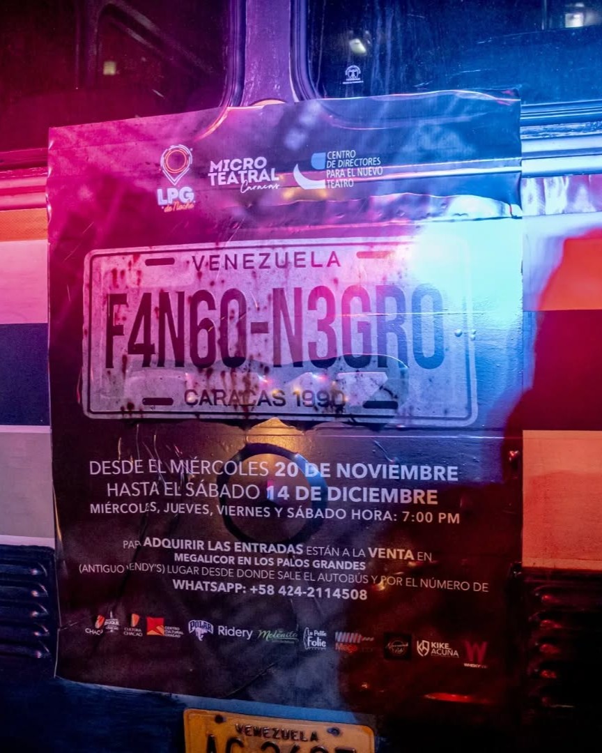 Fango Negro Teatro en el Bus