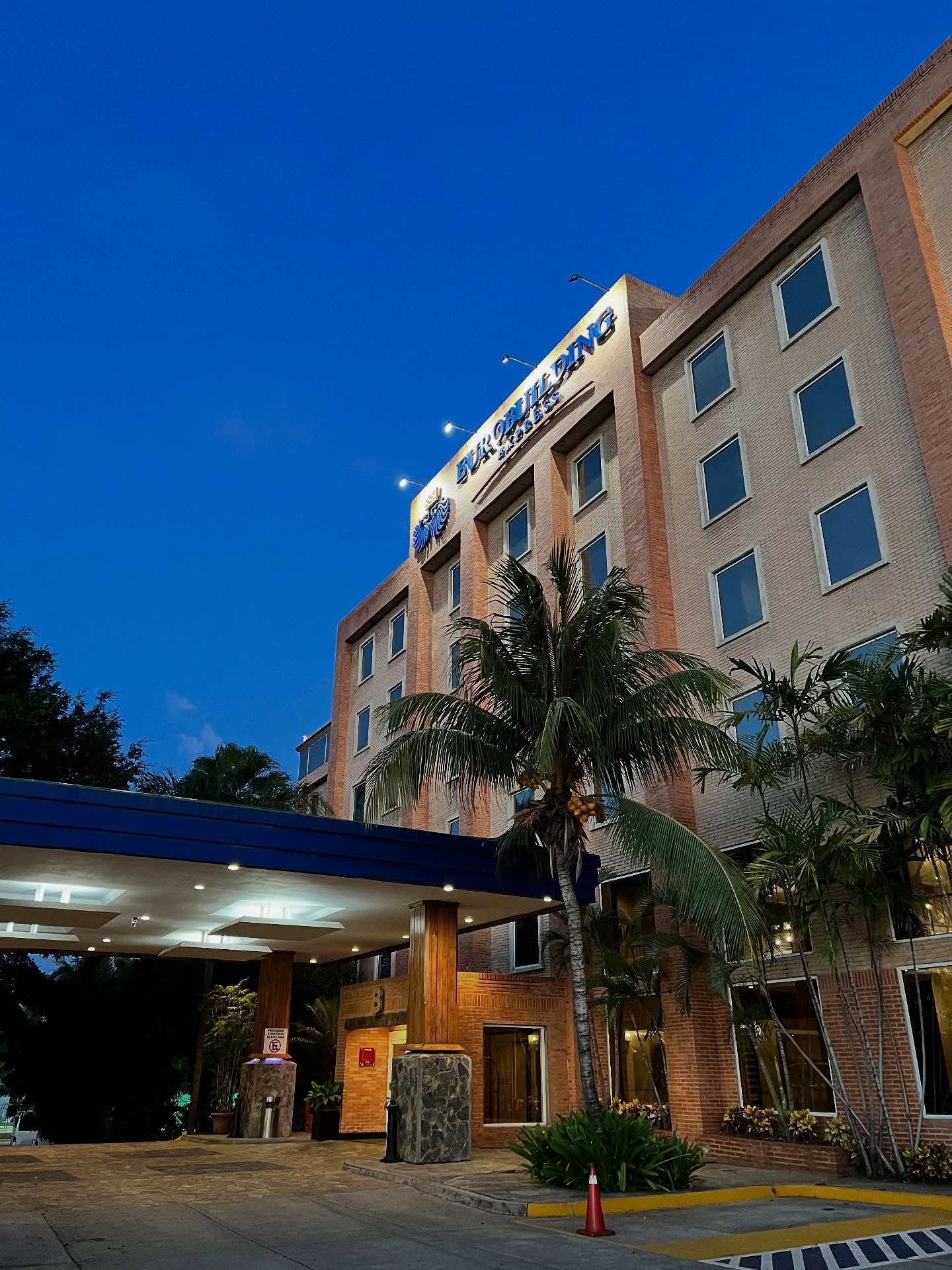 HOTEL EUROBUILDING MAIQUETÍA