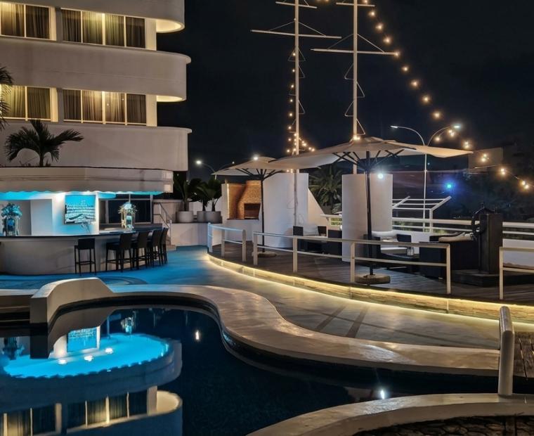 El Barco lounge area