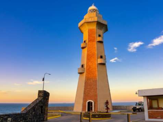 Faro de Punta Ballena