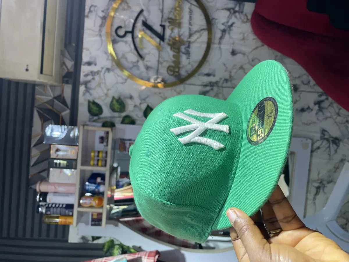 Snap back caps