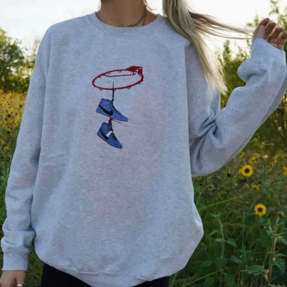 Nike Hoop Embroidered Sweatshirt