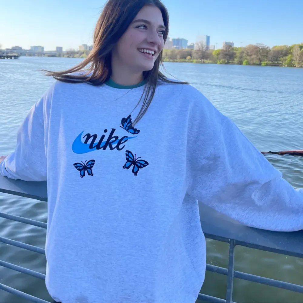 Nike Butterfly Swoosh Embroidered Sweatshirt