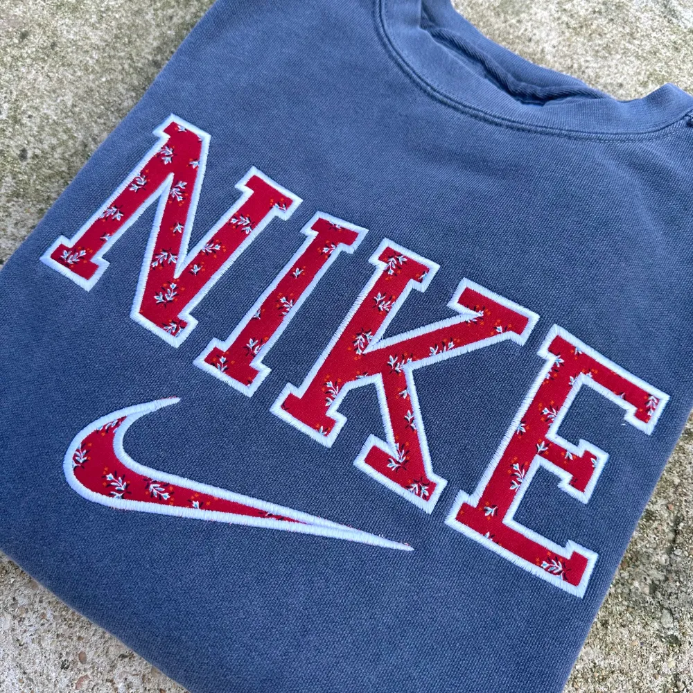 Nike Vintage Applique Embroidered Sweatshirt - TM
