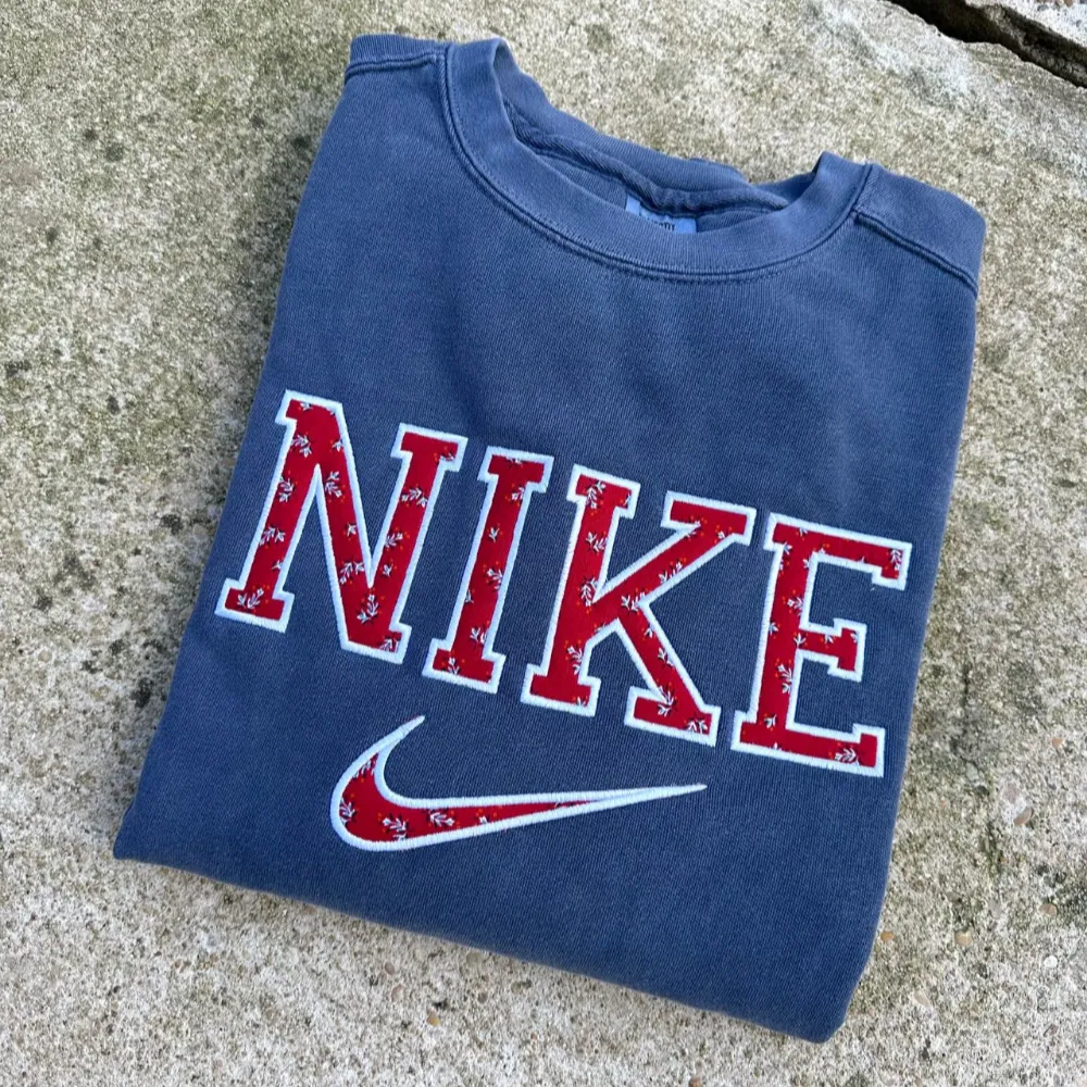 Nike Vintage Applique Embroidered Sweatshirt - TM