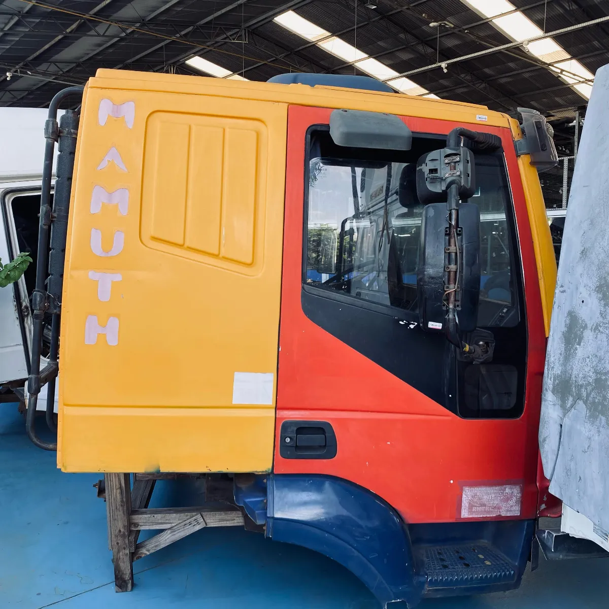 CABINA IV STRALIS 570S42 3