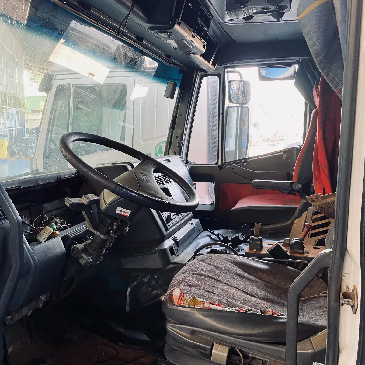 CABINA IV STRALIS 570S42 4