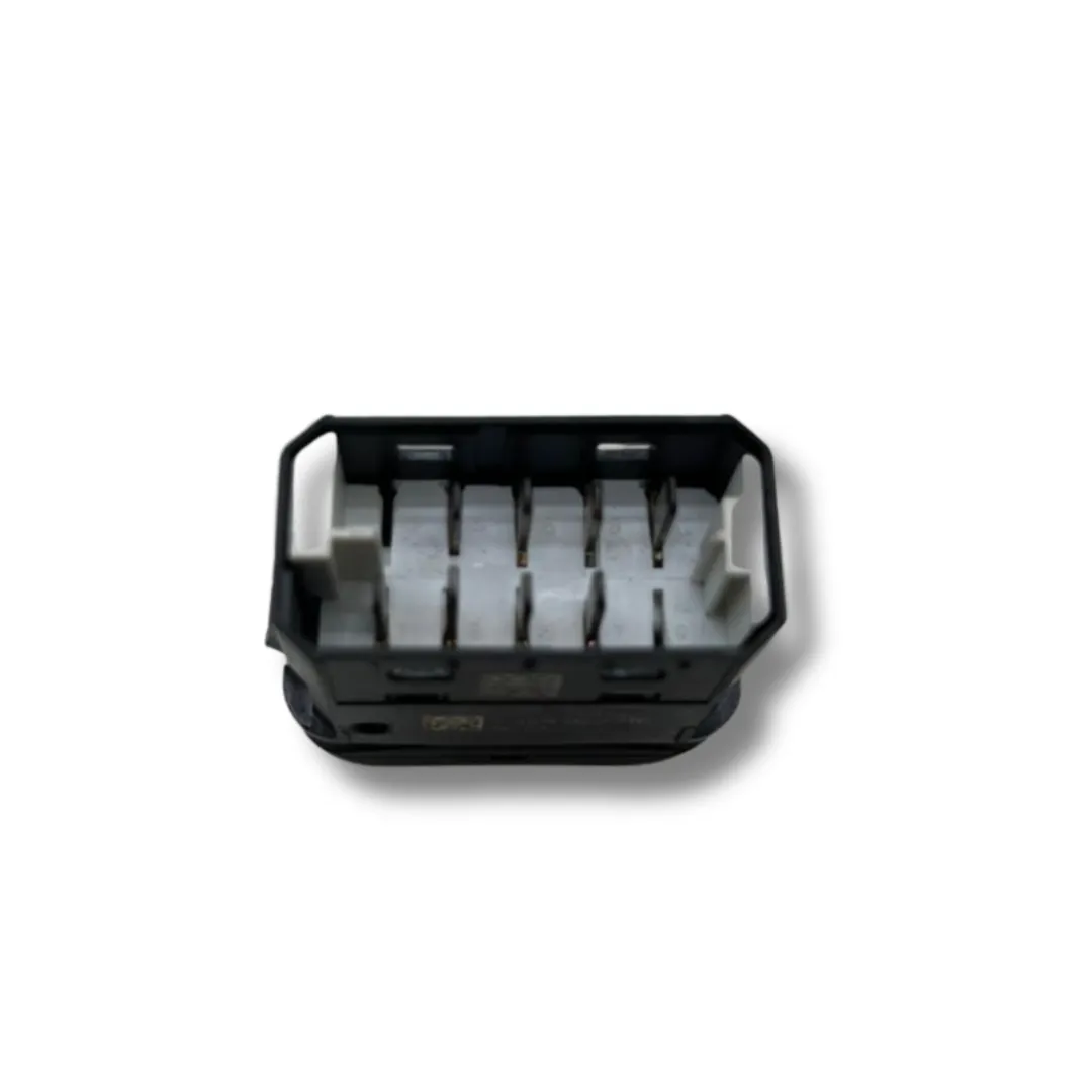 BOTÃO INTERRUPTOR LANTERNA TETO MB ATEGO 3030 – 9585451807 3
