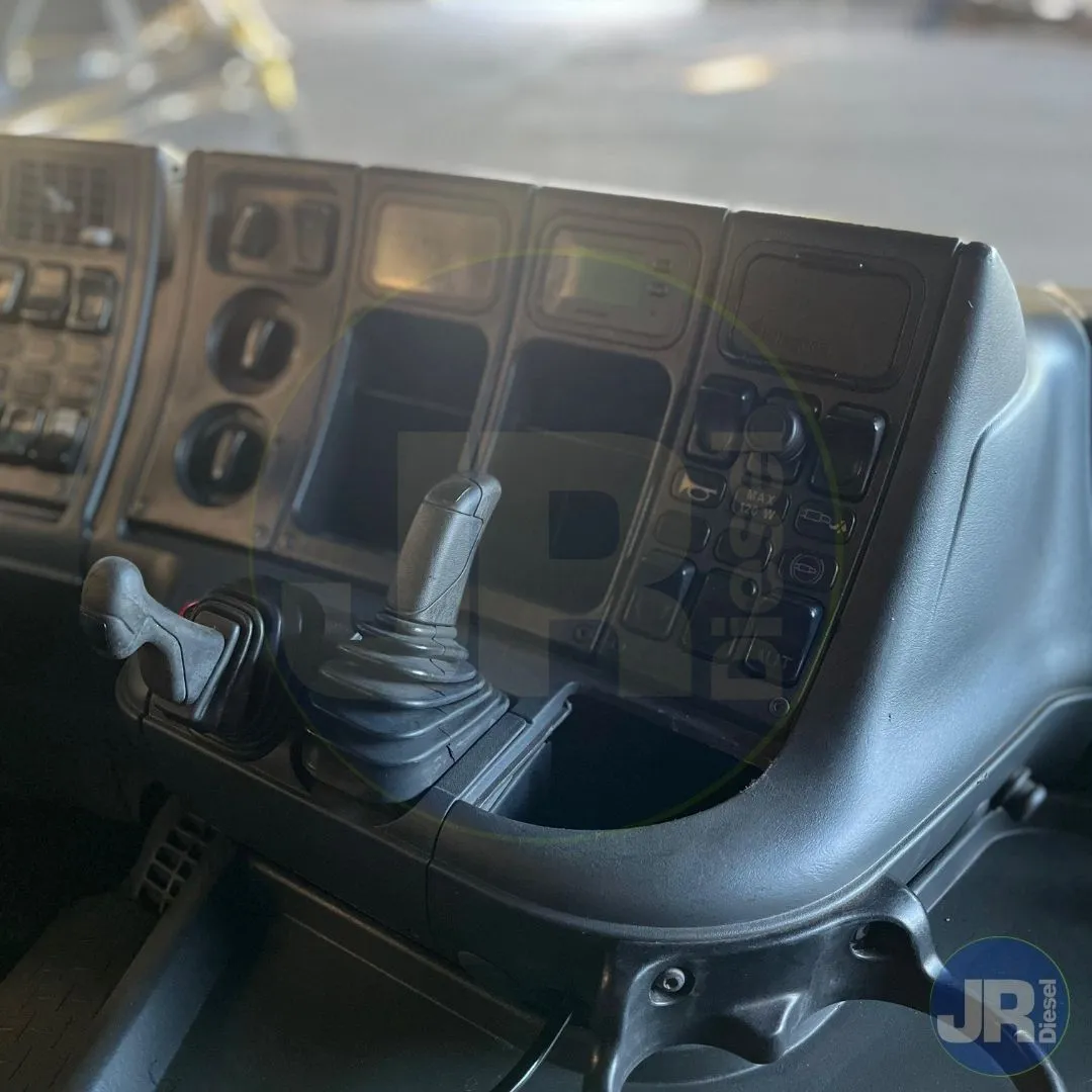 015630 CABINA SCANIA R440 8