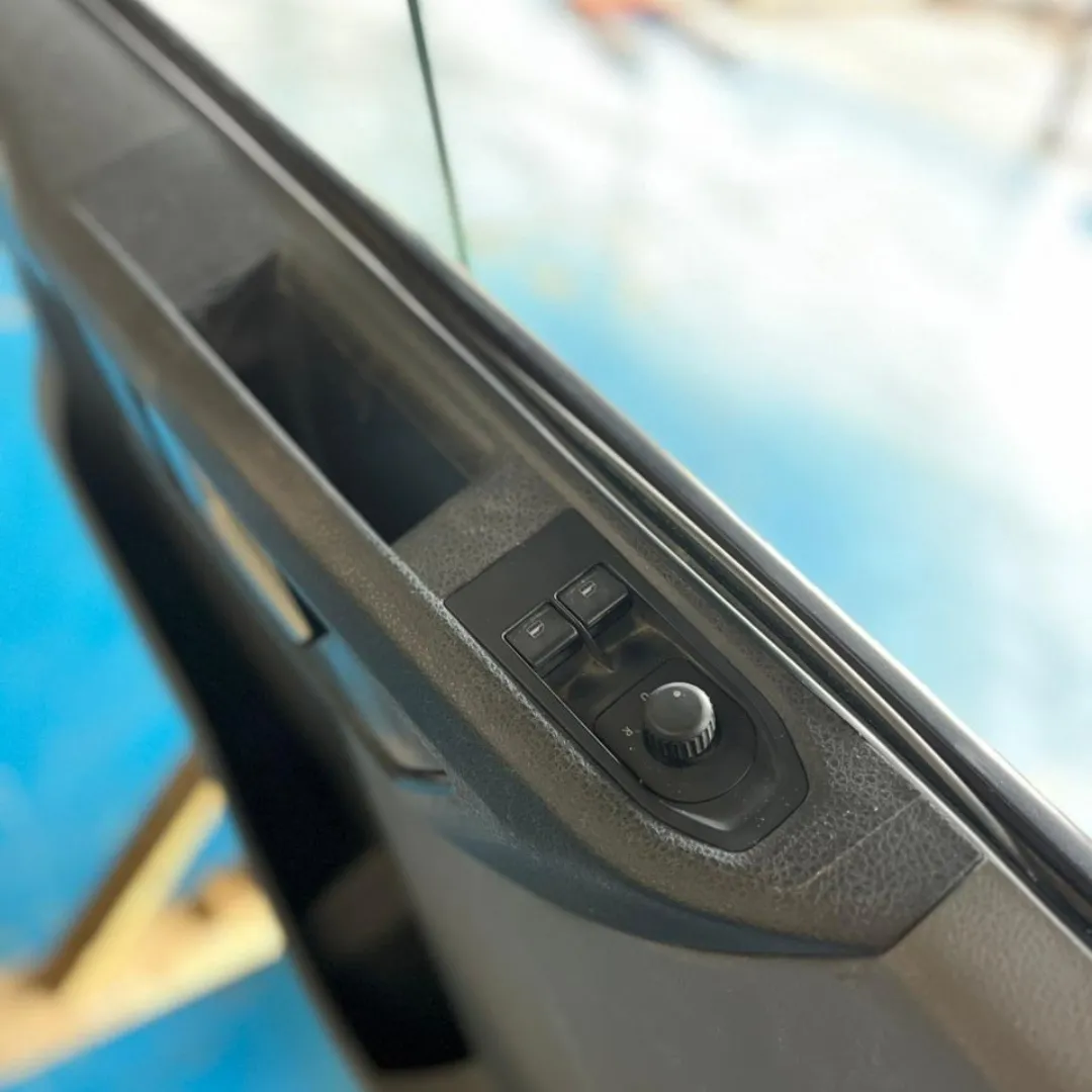 PORTA VW DELIVERY 9.170 LE 4