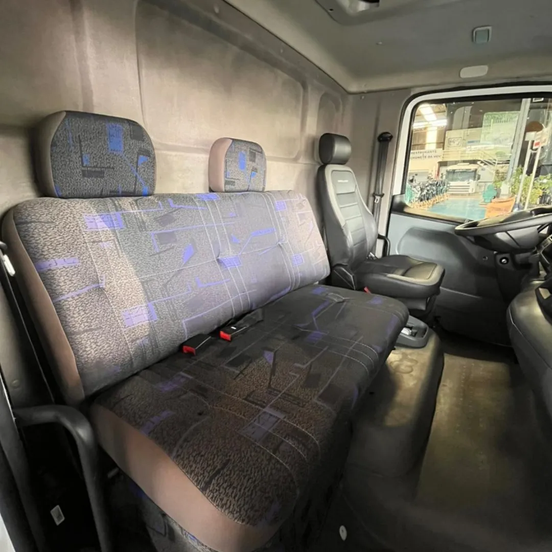 CABINA VW CONSTELLATION 18.210 7