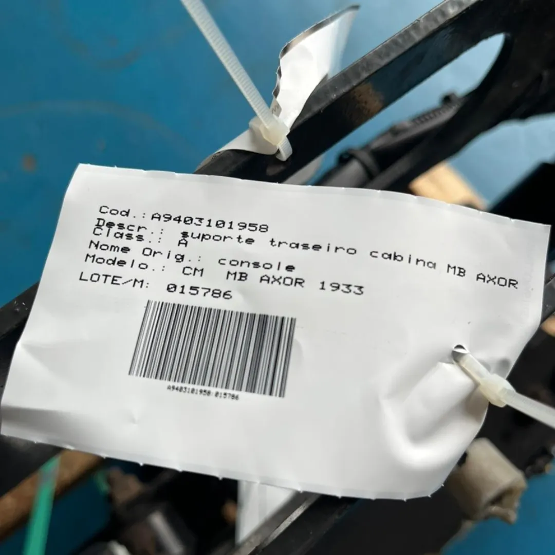 SUPORTE TRASEIRO CABINA MB AXOR 1933 6