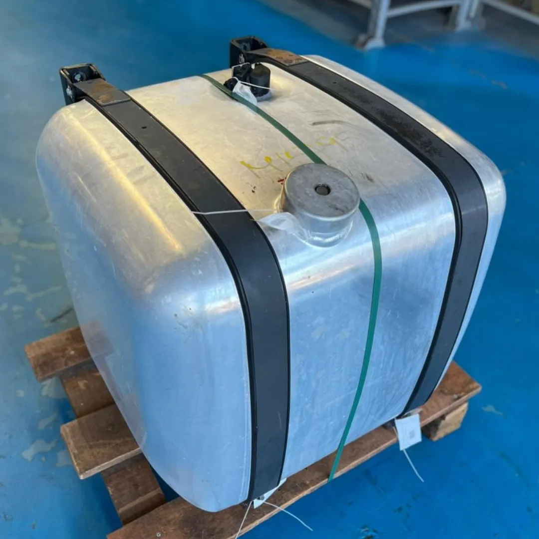 TANQUE COMBUSTIVEL 300 LTS MB ACTROS 2651