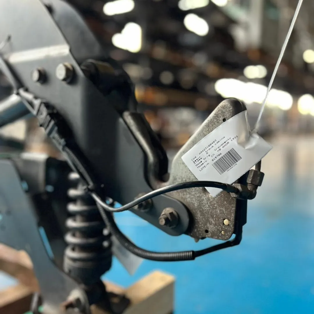 SUPORTE TRASEIRO CABINA MB AXOR 1933 5