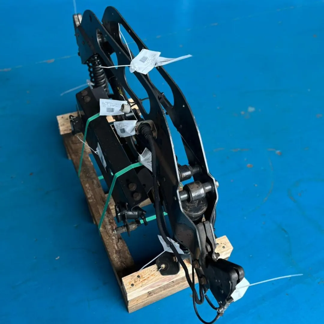 SUPORTE TRASEIRO CABINA MB AXOR 1933 3