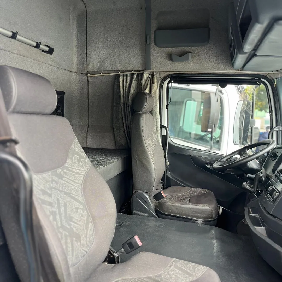 CABINA MB AXOR 2544 5