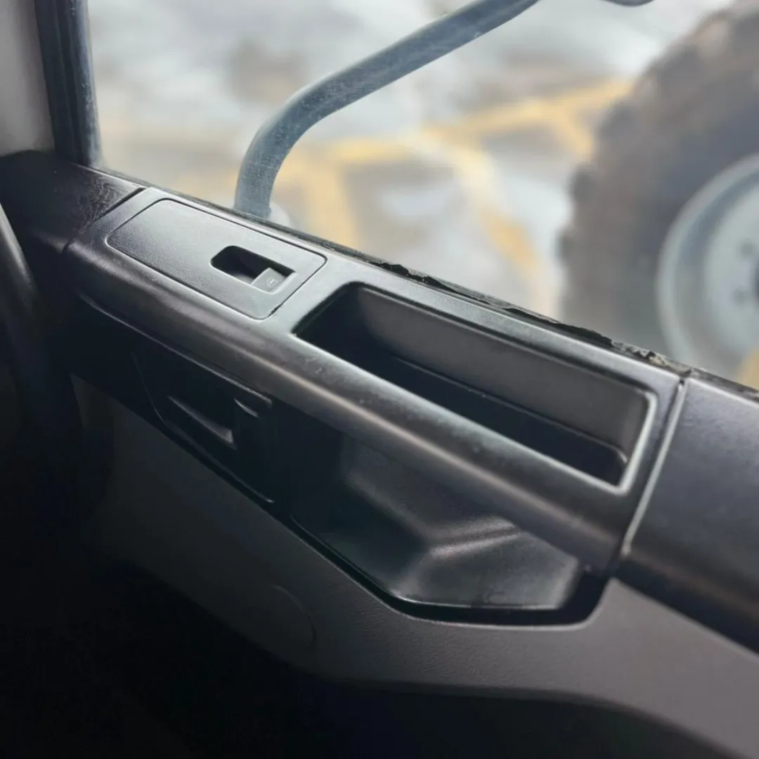 CABINA VW CONSTELLATION 25.420 9