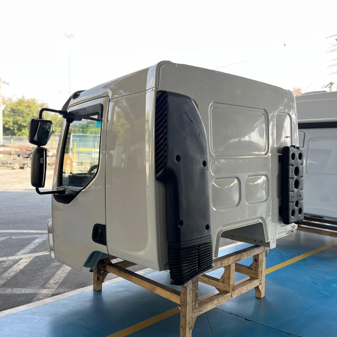 CABINA VOLVO VM 260 4