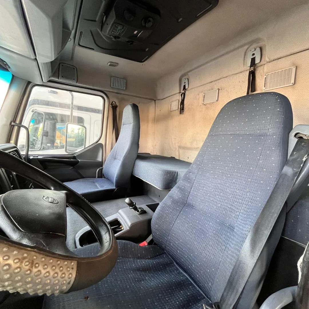 CABINA VOLVO VM 260 8