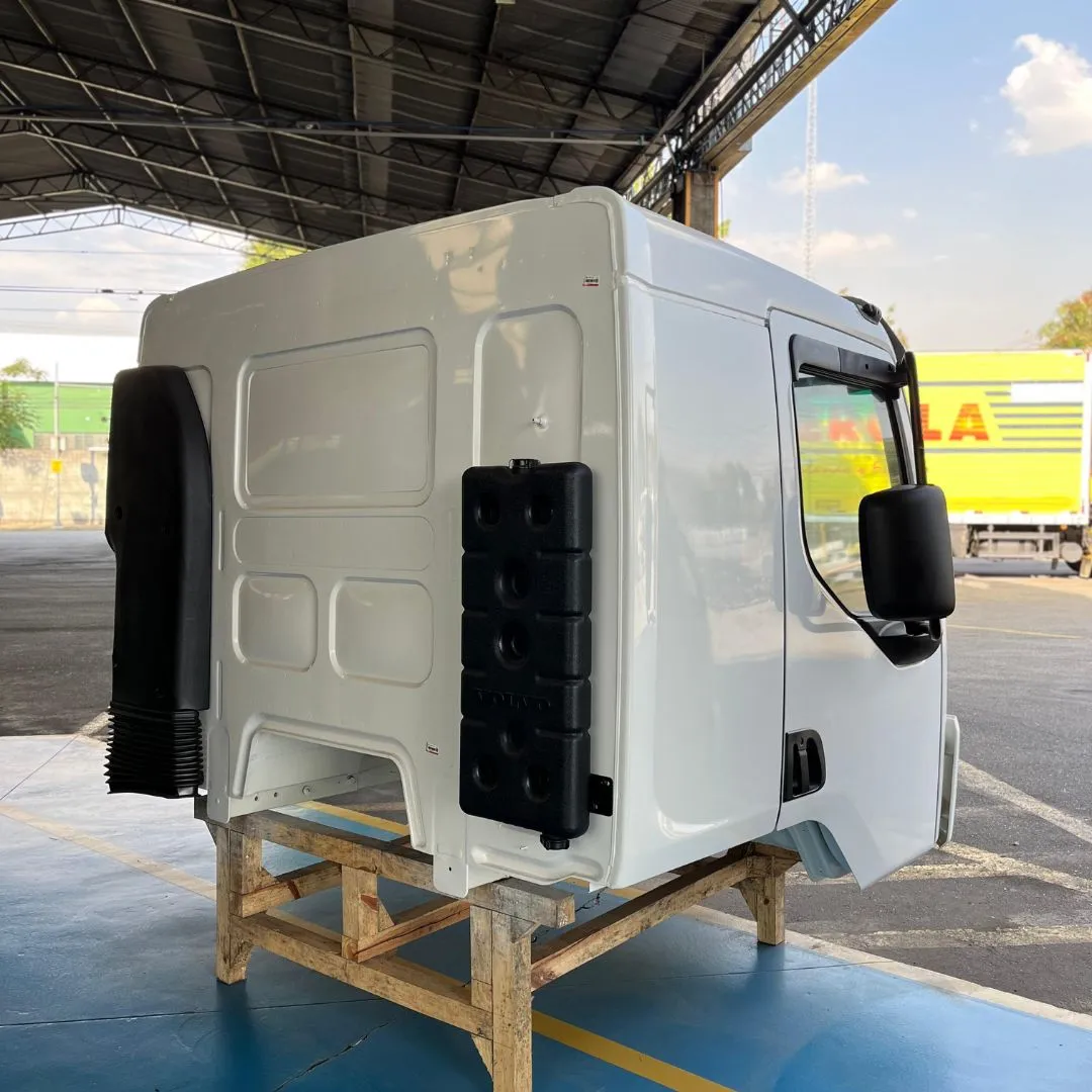 CABINA VOLVO VM 260 5