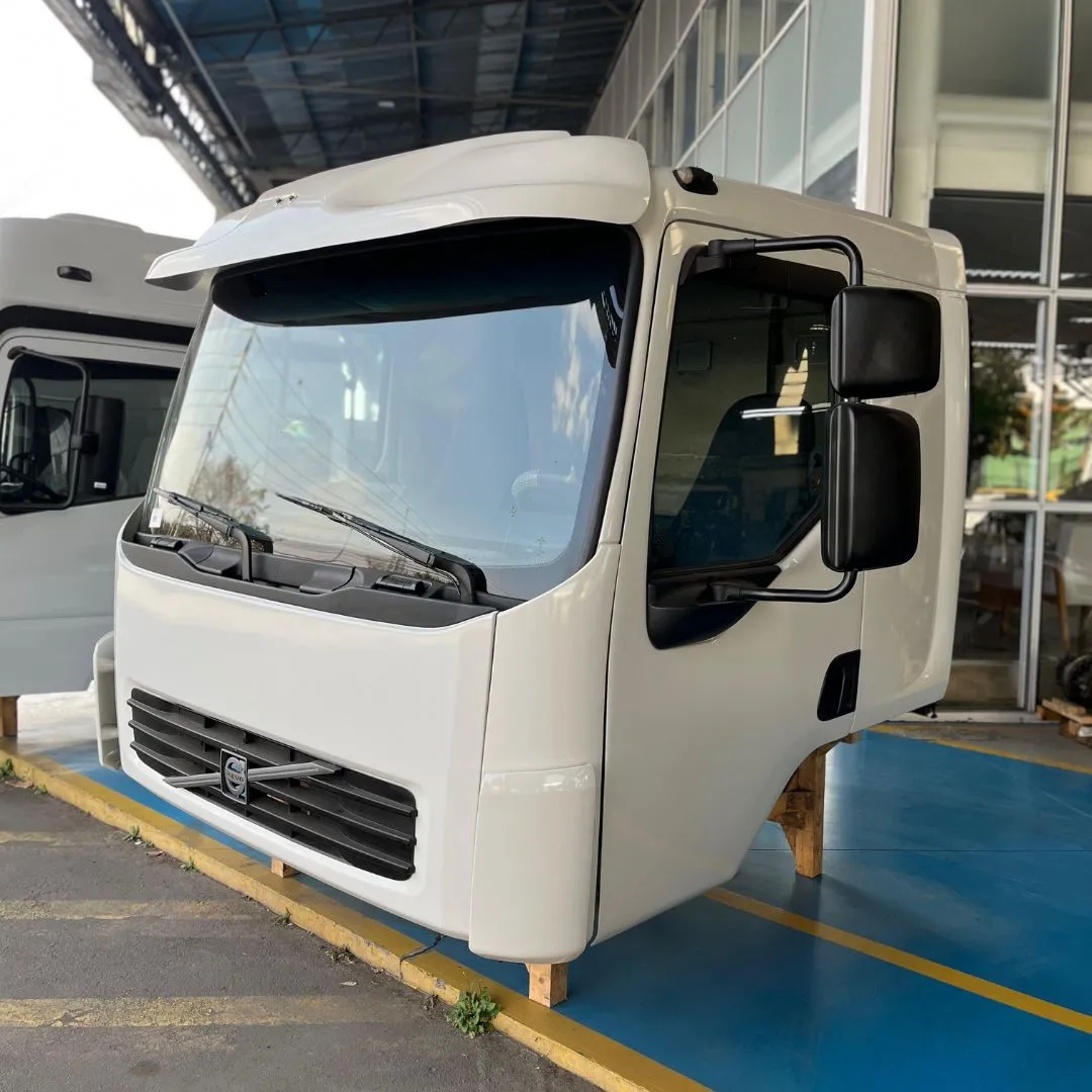 CABINA VOLVO VM 260 2