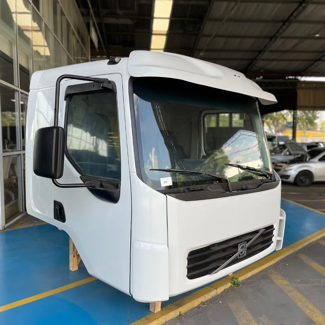 CABINA VOLVO VM 260 3