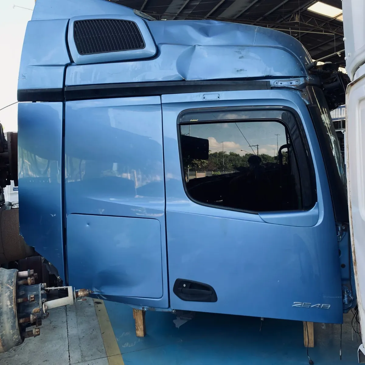 CABINA MB ACTROS 2548