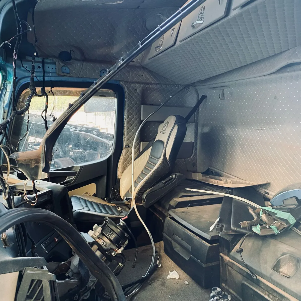 CABINA MB ACTROS 2548 4