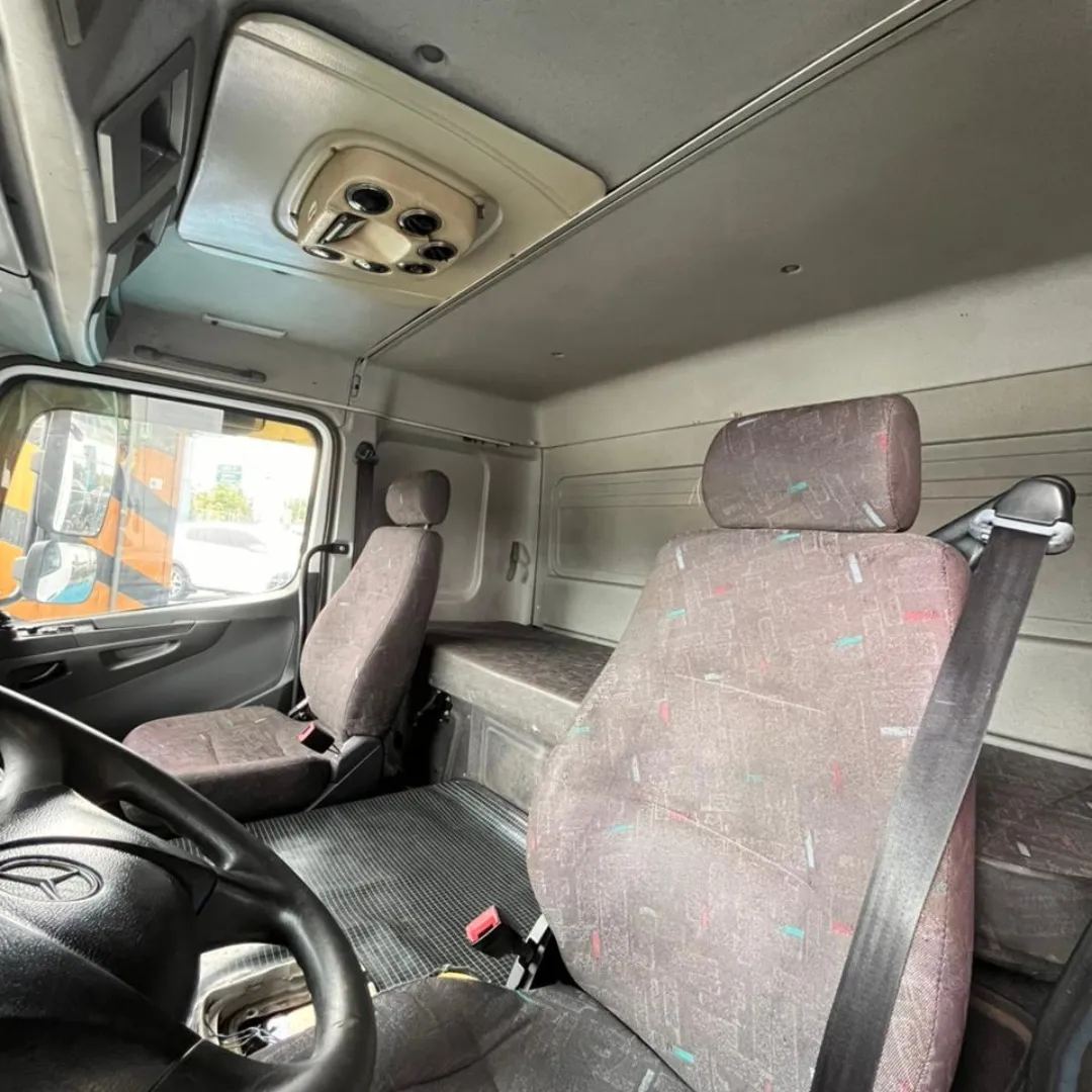 CABINA MB AXOR 2035 9