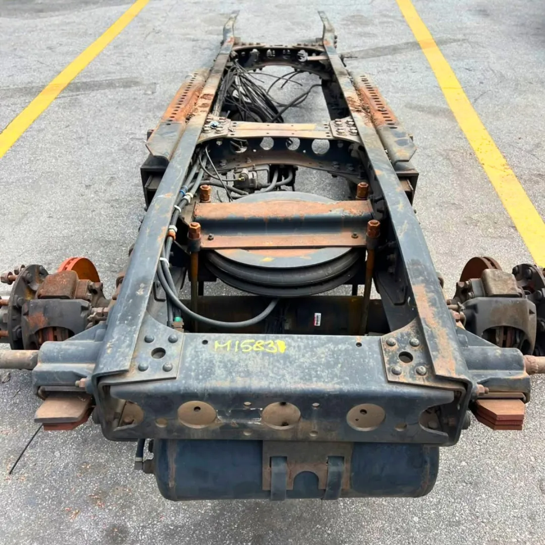 TRASEIRA MB AXOR 2540 – ANO 2008 4