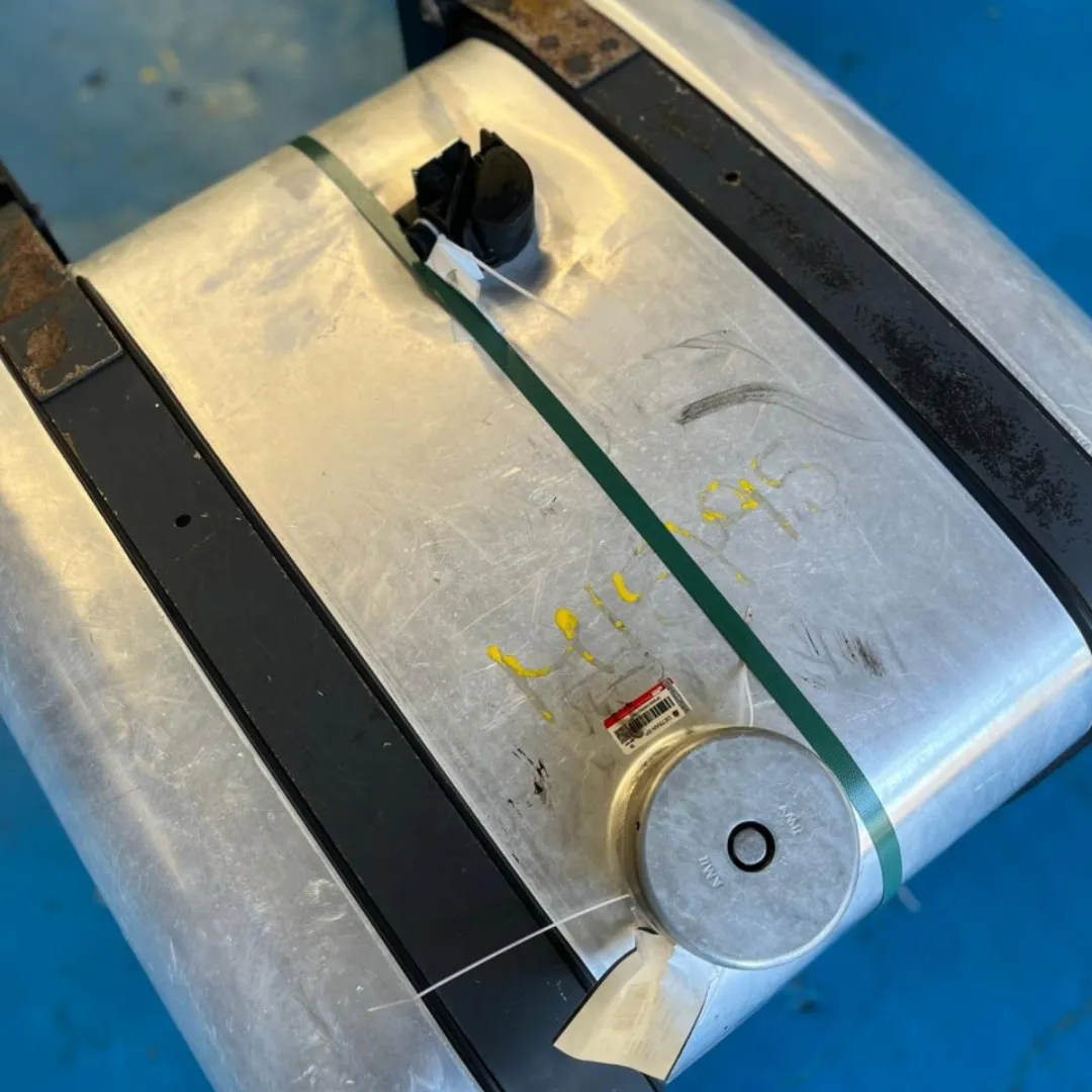 TANQUE COMBUSTIVEL 300 LTS MB ACTROS 2651 2