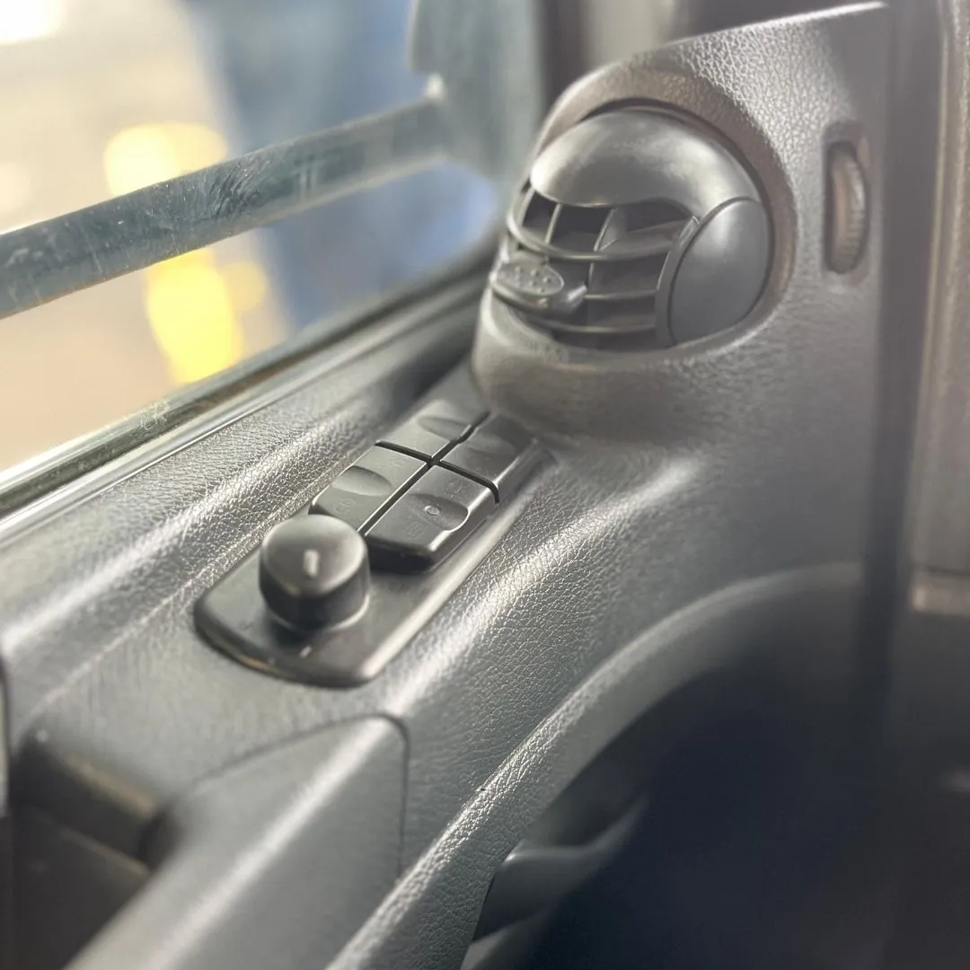 CABINA MB AXOR 2540 8
