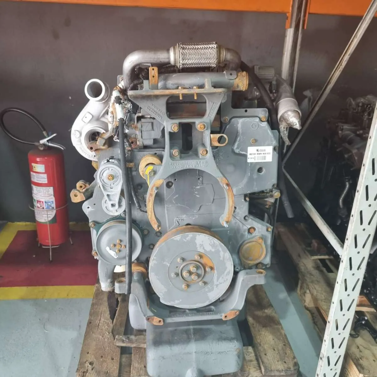 Motor MWM NGD 6 cil para *Retirada de peças* 2