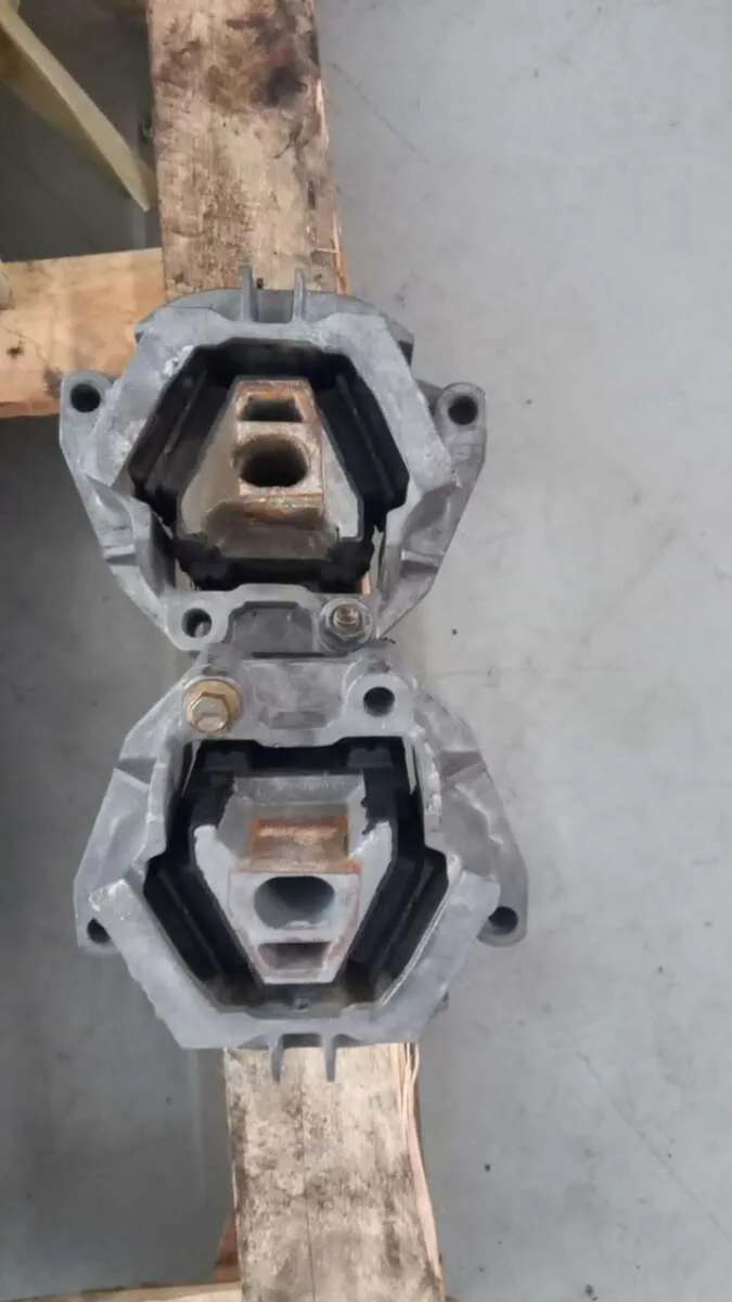 Coxim do Motor Volvo VM