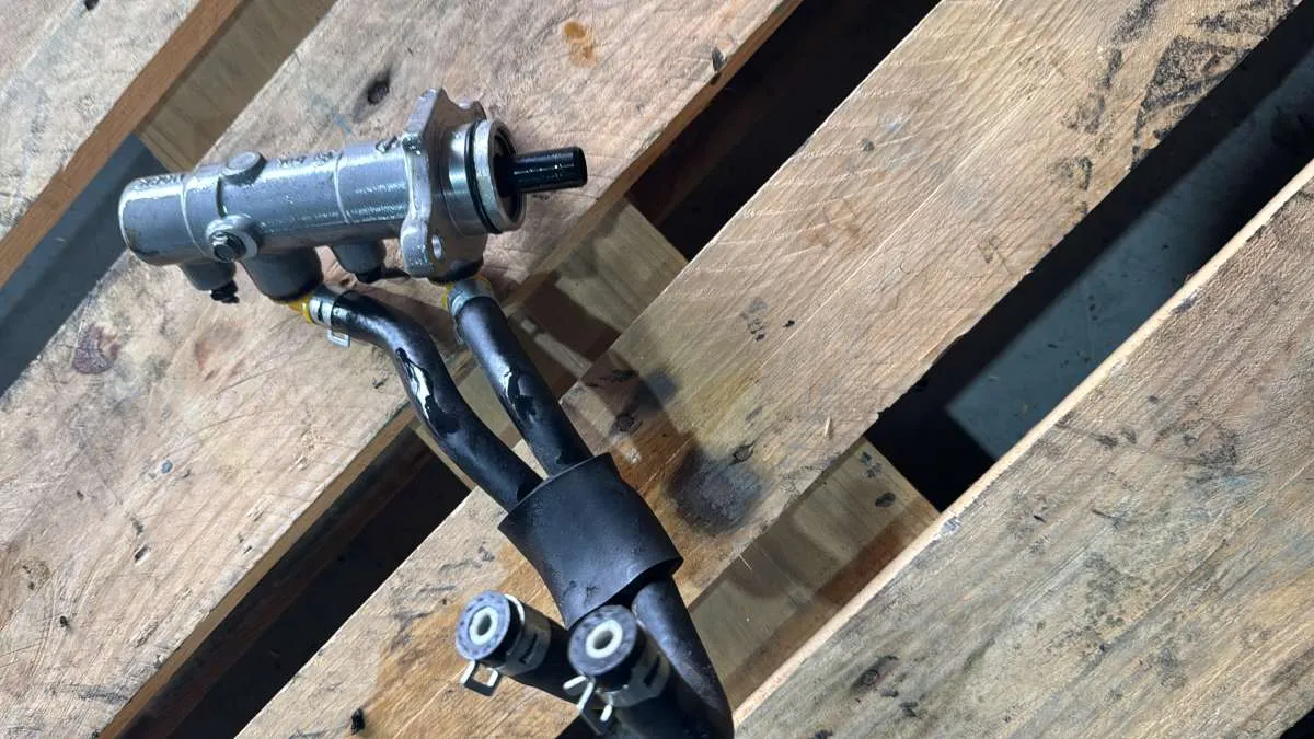 Cilindro mestre de freio HR 16v 3