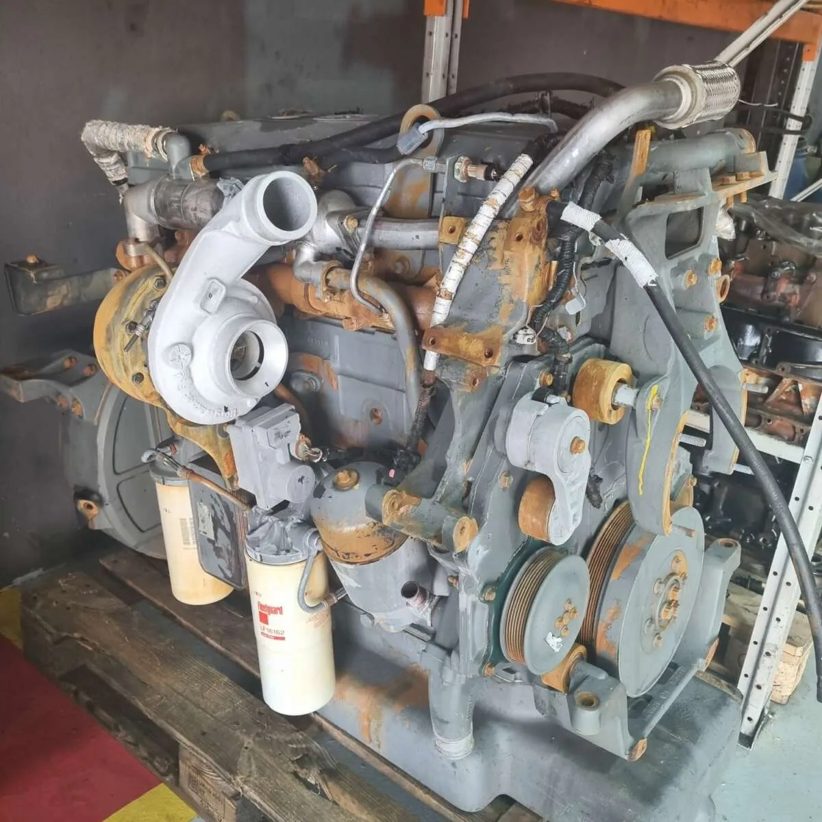 Motor MWM NGD 6 cil para *Retirada de peças* 3