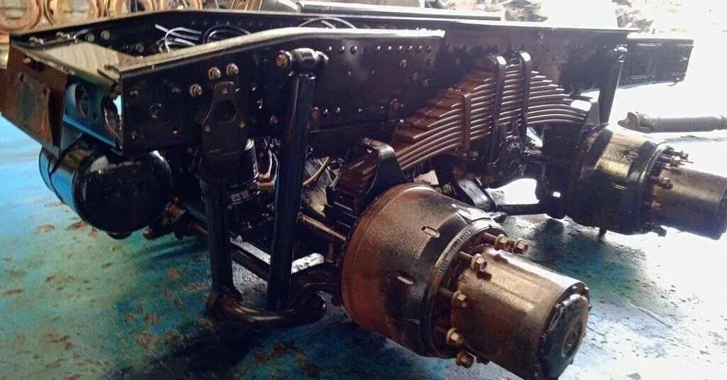 Traseira MB Axor Traçado 2