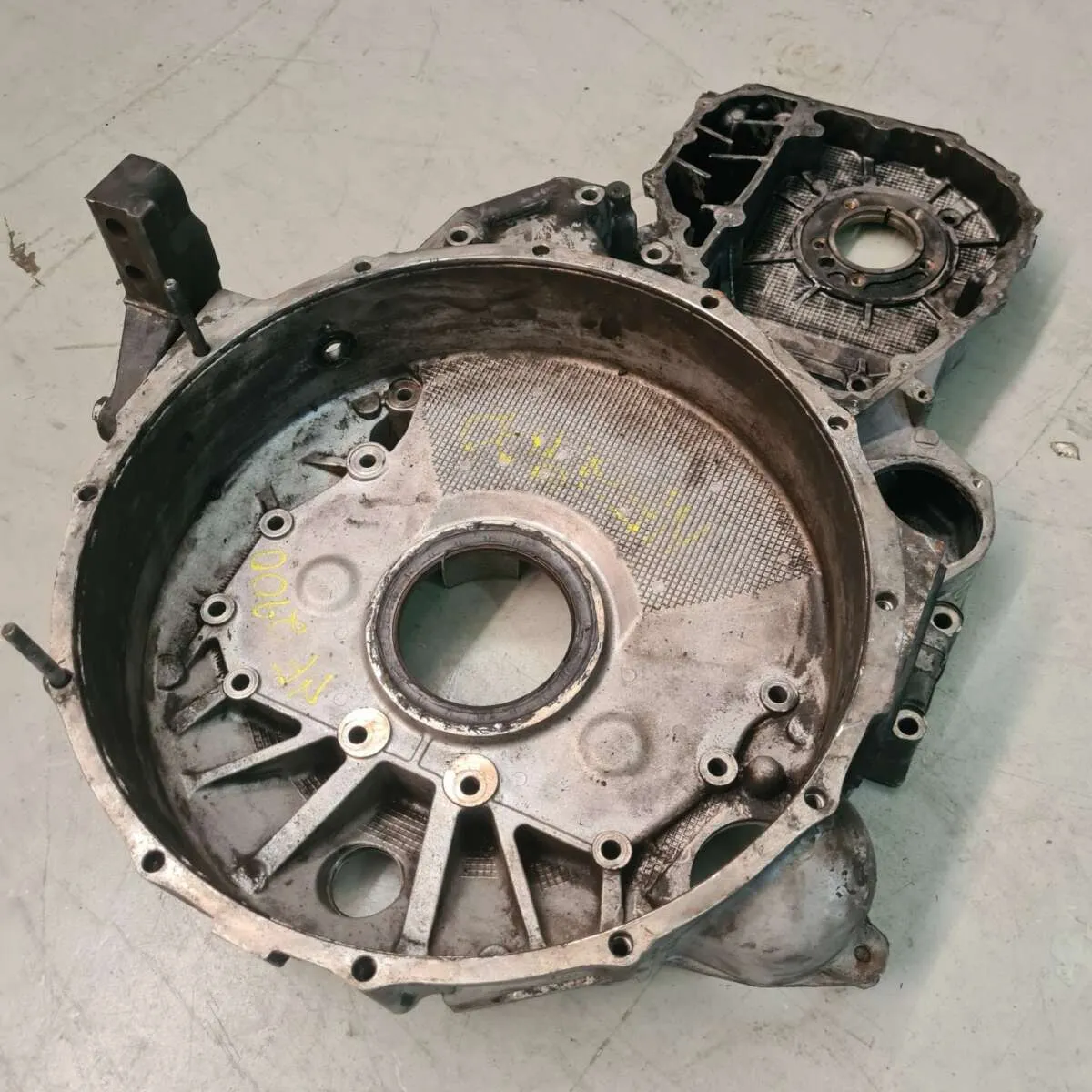 Carcaça volante motor iveco stralis 3