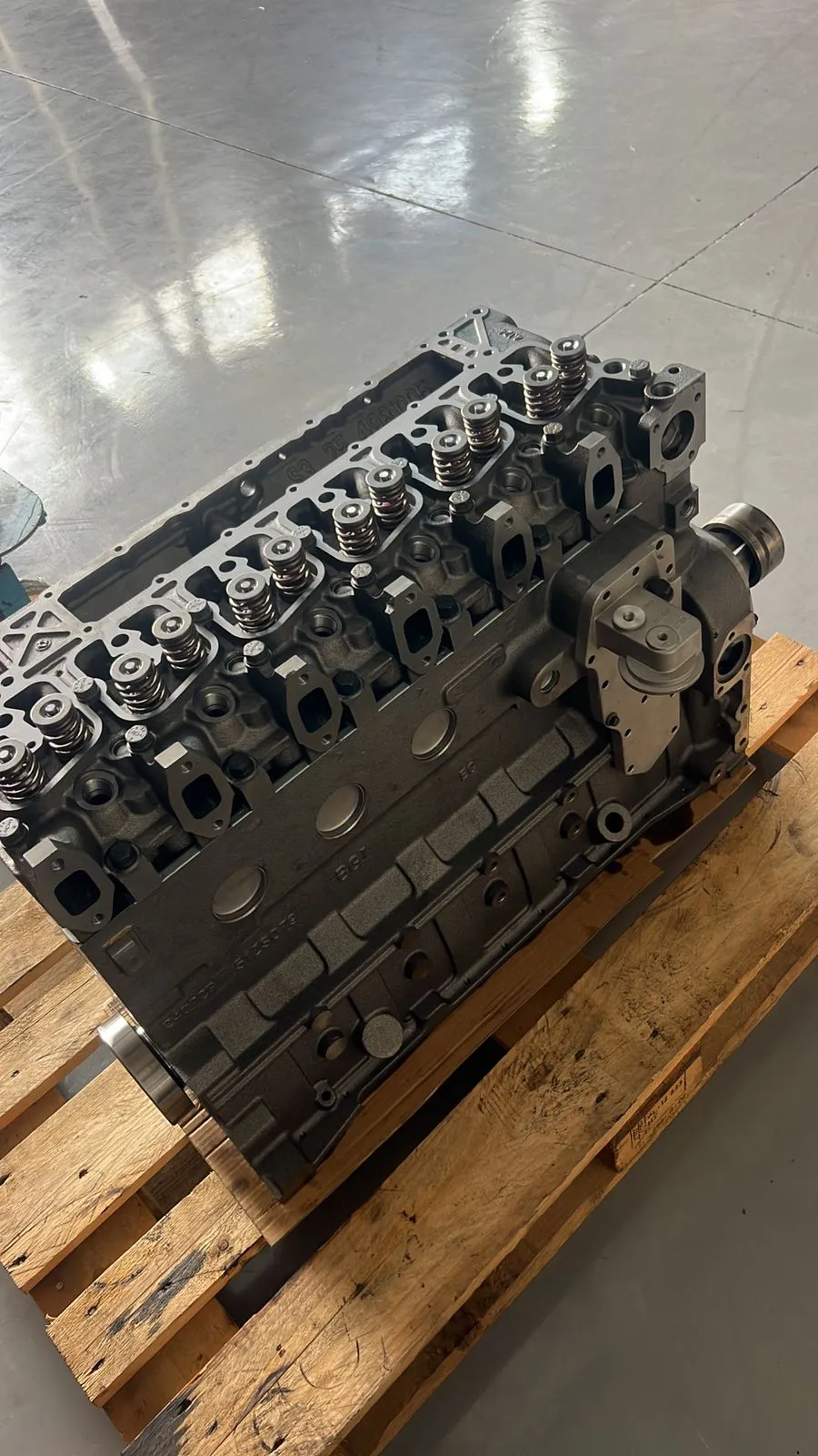 Motor cummins 6BT com cabeçote 2