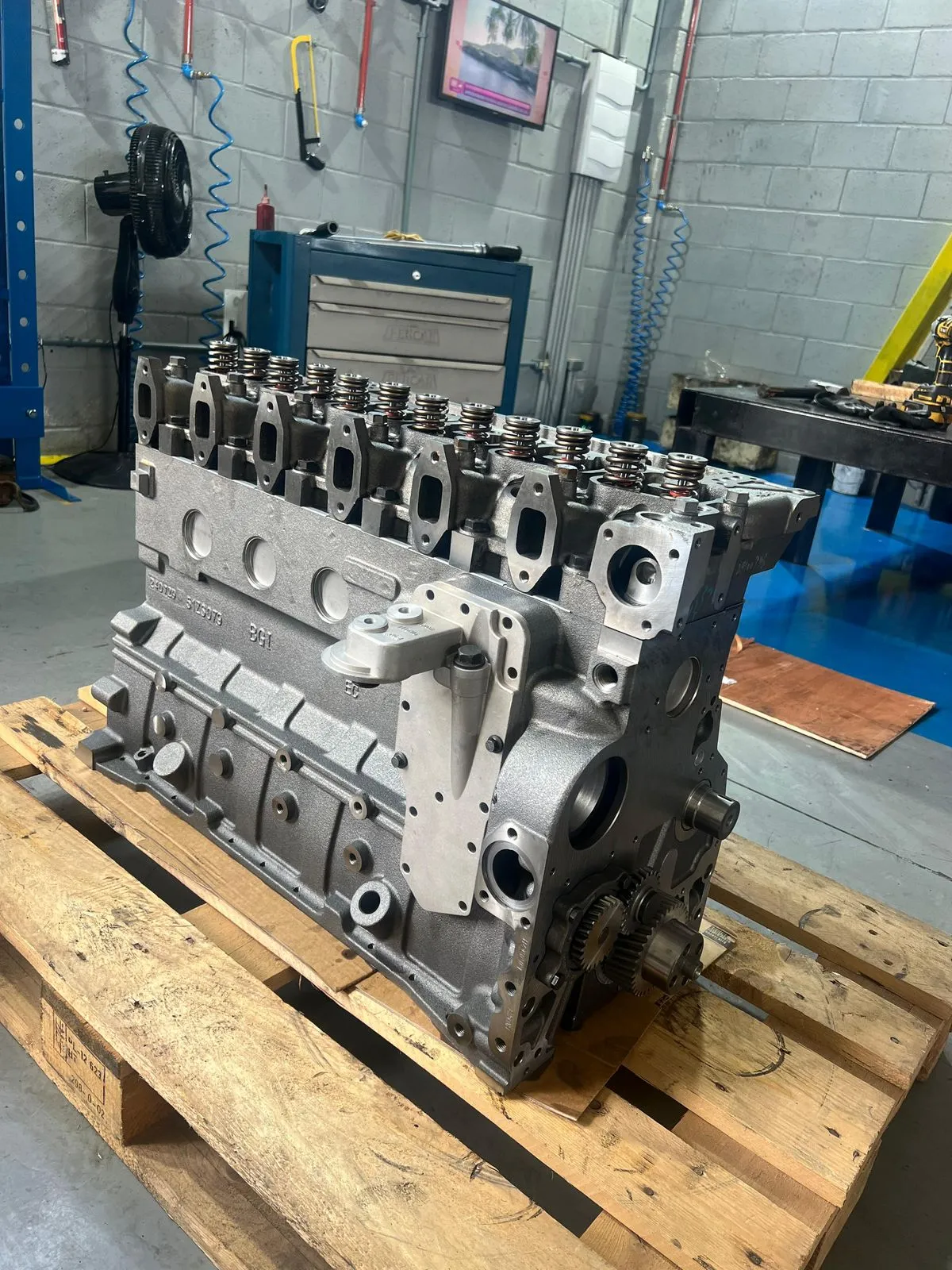 Motor cummins 6BT com cabeçote 3