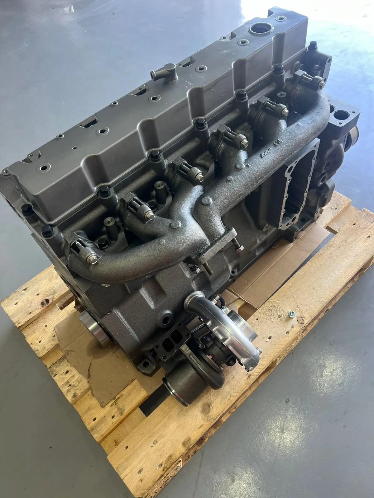 Motor Cummins 6CT parcial com cabeçote 3