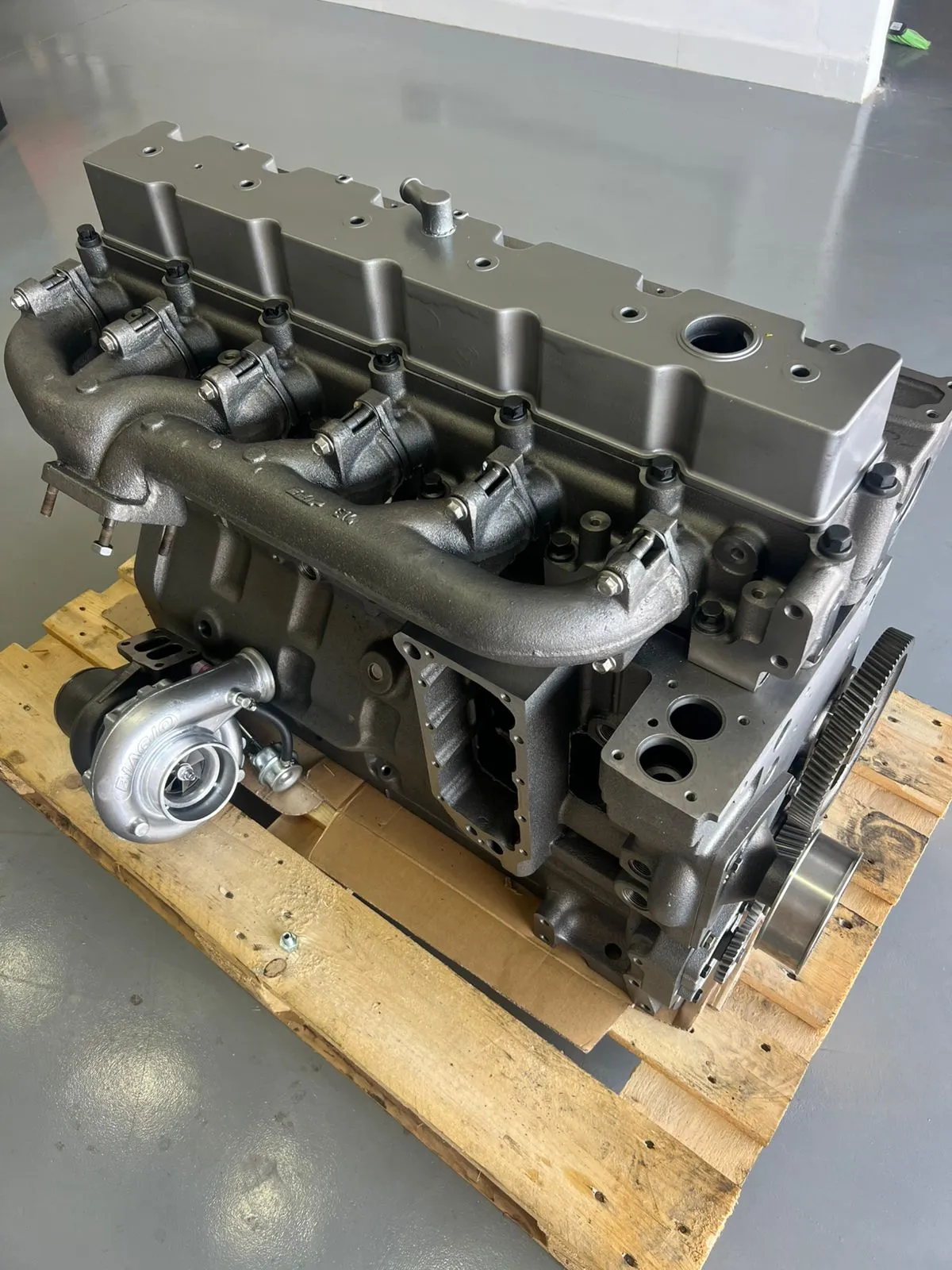 Motor Cummins 6CT parcial com cabeçote 4