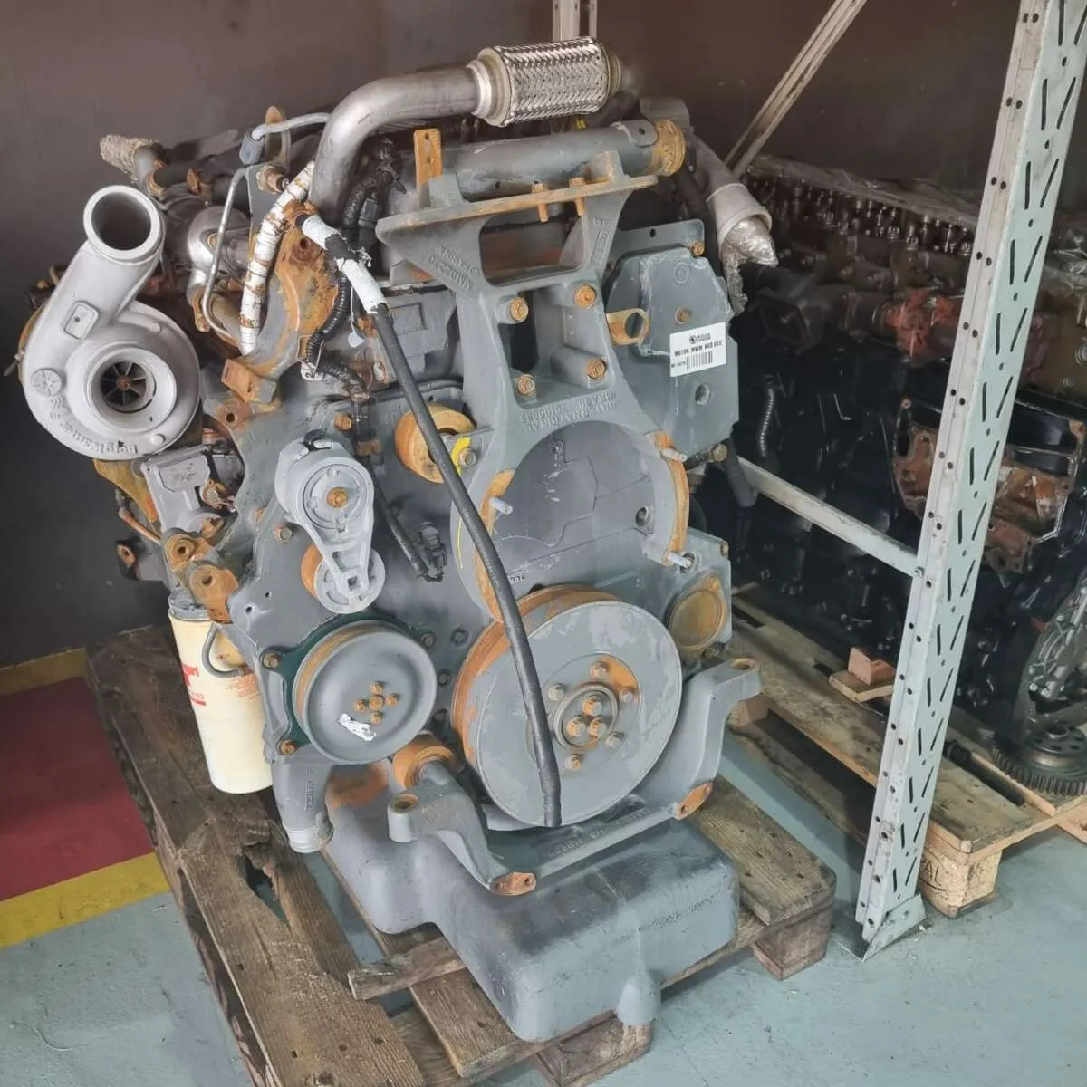 Motor MWM NGD 6 cil para *Retirada de peças* 4