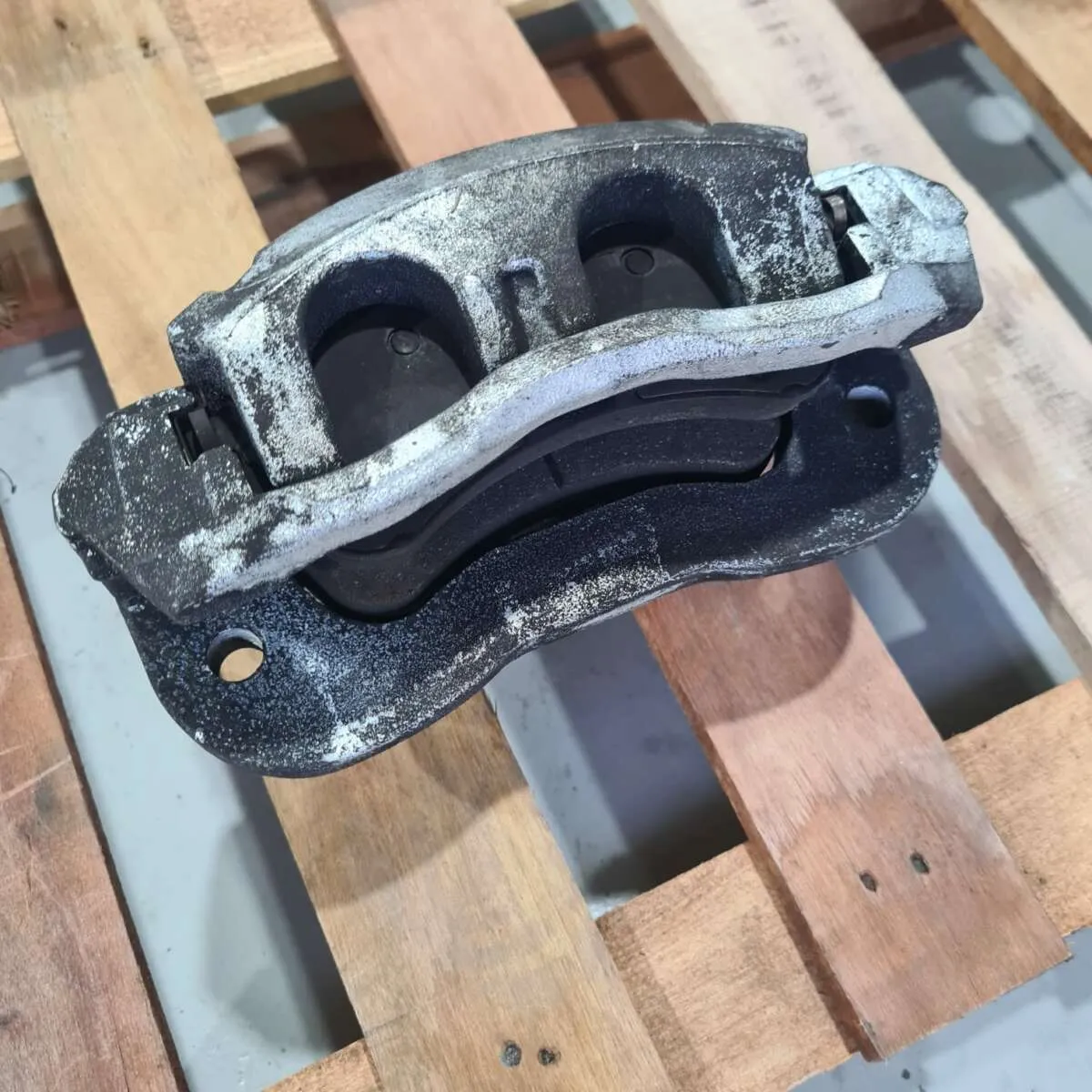 Pinça de Freio Dianteiro VW Delivery