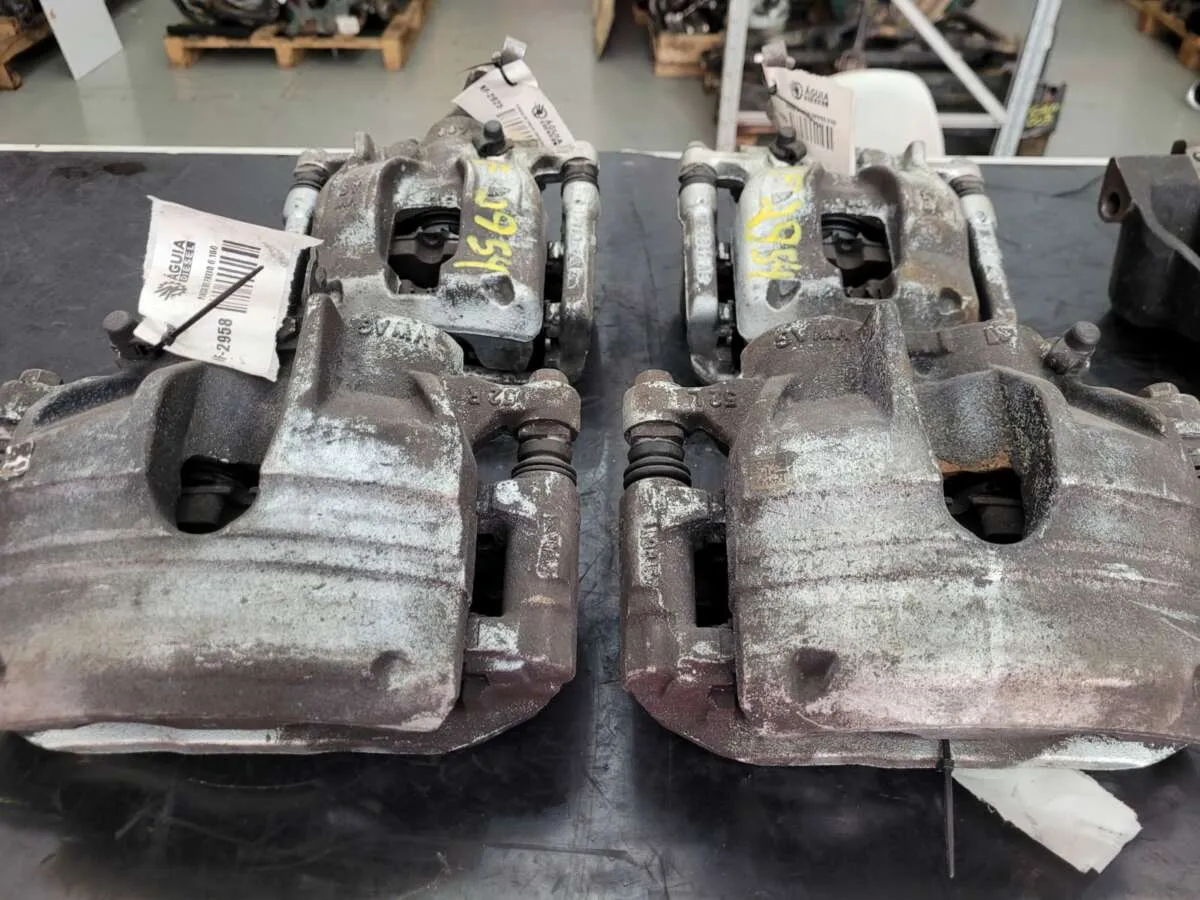 Pinça de Freio dianteira/traseira Volks Express Delivery 2