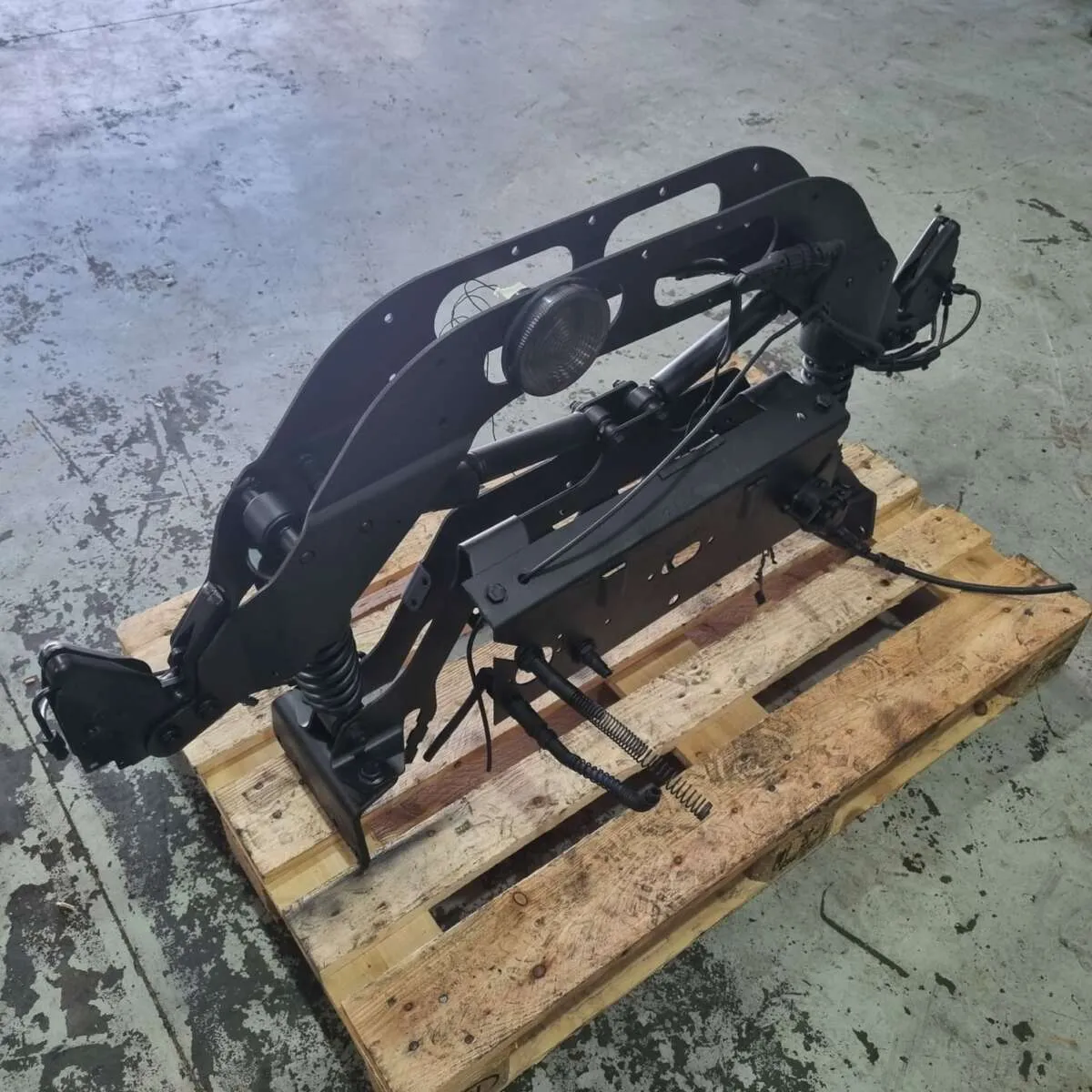 Suporte traseiro da Cabine do Axor 1933